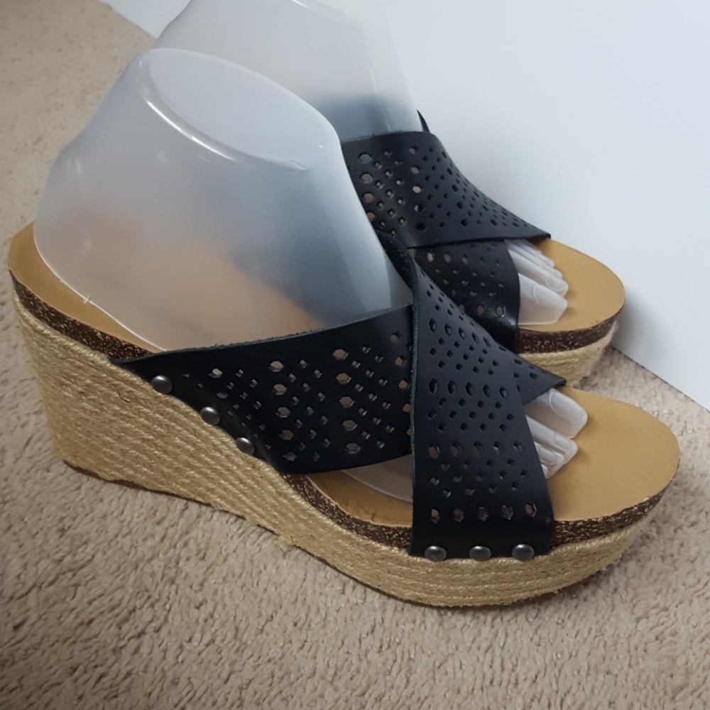 Lucky Brand leather wedge sandals size 9.5M